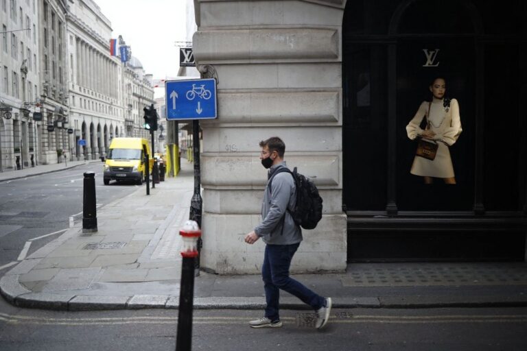 Processing times for UK student visas reduced from 5 to 3 weeks