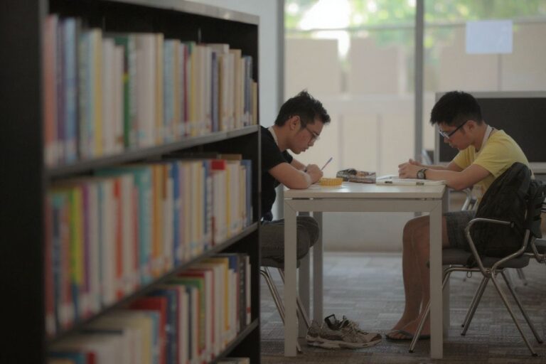 A university course on pandemics: What we learned when 80 experts, 300 alumni and 600 students showed up