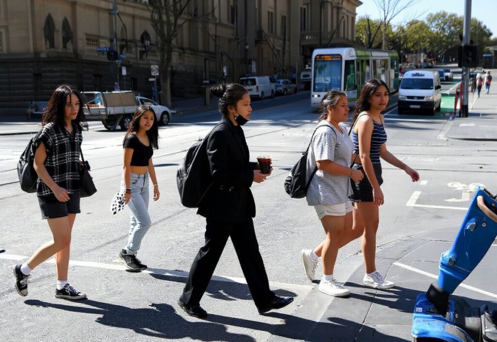 Some international students in Australia have lost jobs, are struggling to pay tuition fees, paused their programmes or even quit university altogether. Source: William West/