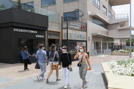 Australian student accommodation providers offer charter flights, quarantine capacity