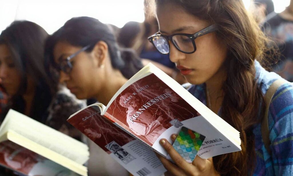 An English degree is designed to give you a wide perspective of societal development and the world around us. Source: Hector Guerrero/