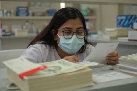 3 scholarships for women in Canada