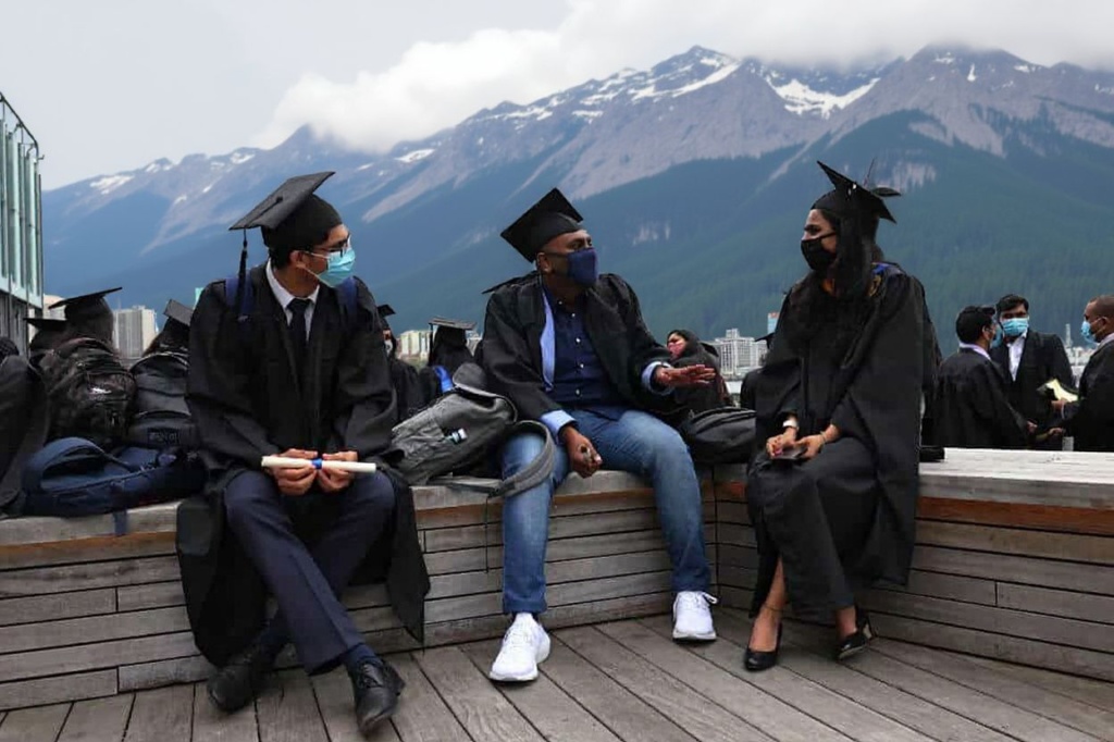 The H-1B visa allows you to stay and work in the US for up to six years. Source: Michael M. Santiago/Getty Images North America/Getty Images/