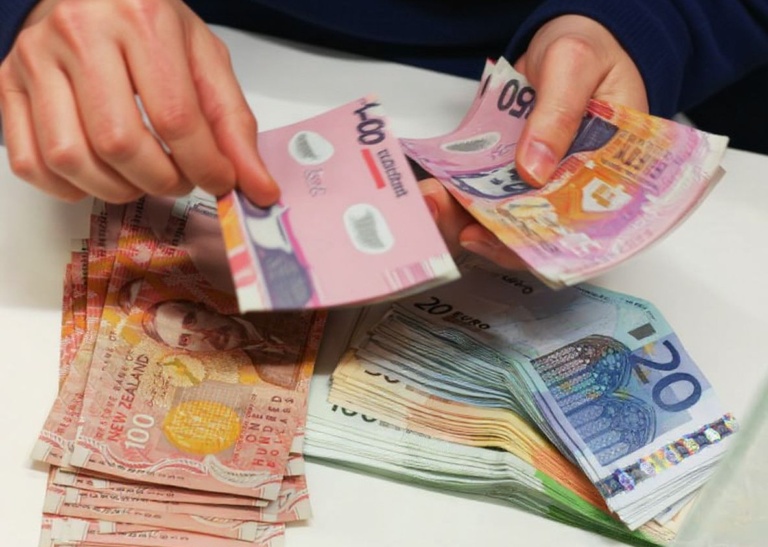 Good news: many New Zealand universities have great scholarships for you to check out. Source: