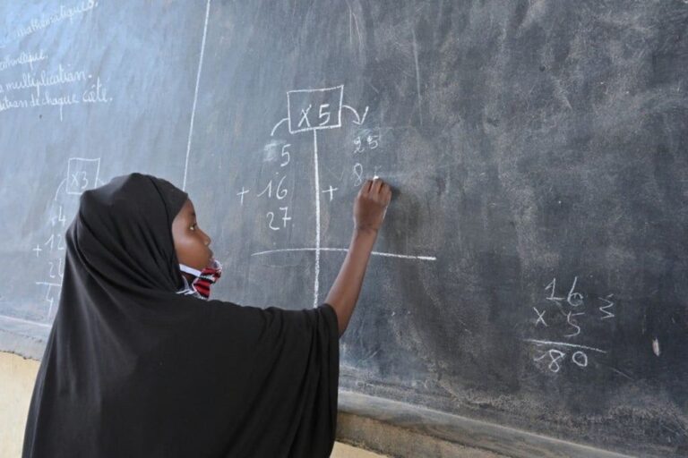 IGCSE students -- check out these lifesaving maths and physics tutors on Youtube