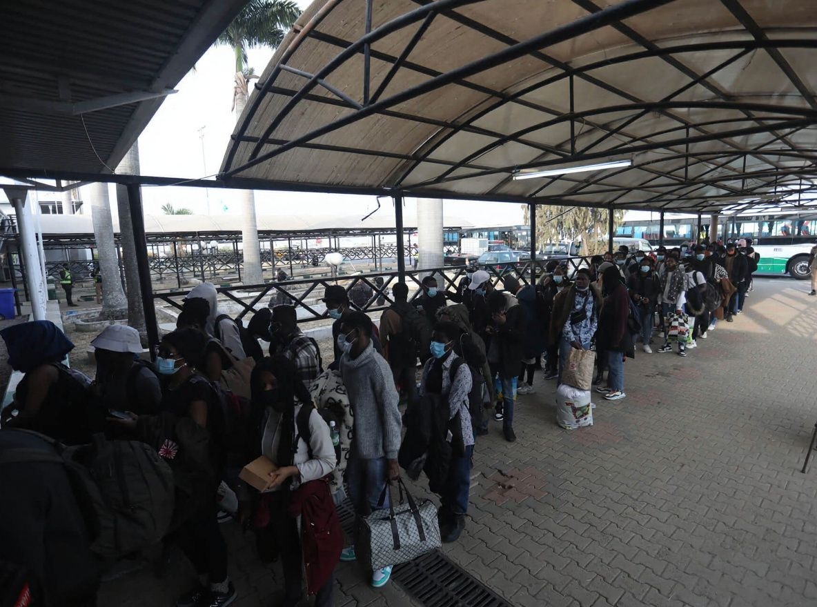 Thousands of Nigerian students fled Ukraine in batches after facing untold difficulties, including violent racism at the border in fleeing to safety. Source: Kola Sulaimon/