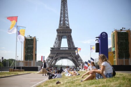 4 scholarships to study in France for free or at lower cost