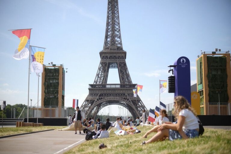 4 scholarships to study in France for free or at lower cost
