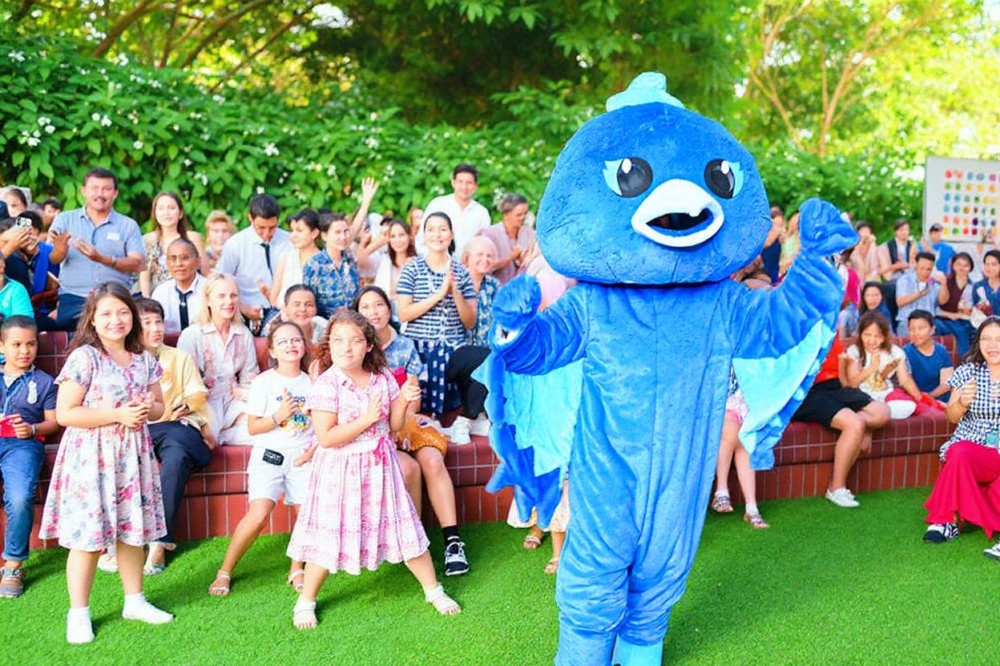 Families from around the globe enjoy Singapore and what its international schools have to offer. Source: