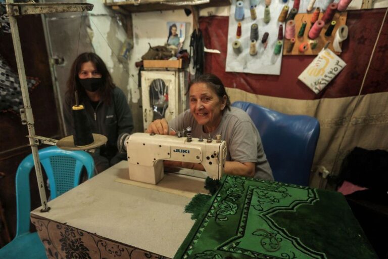 How to make your university application stand out: Volunteer