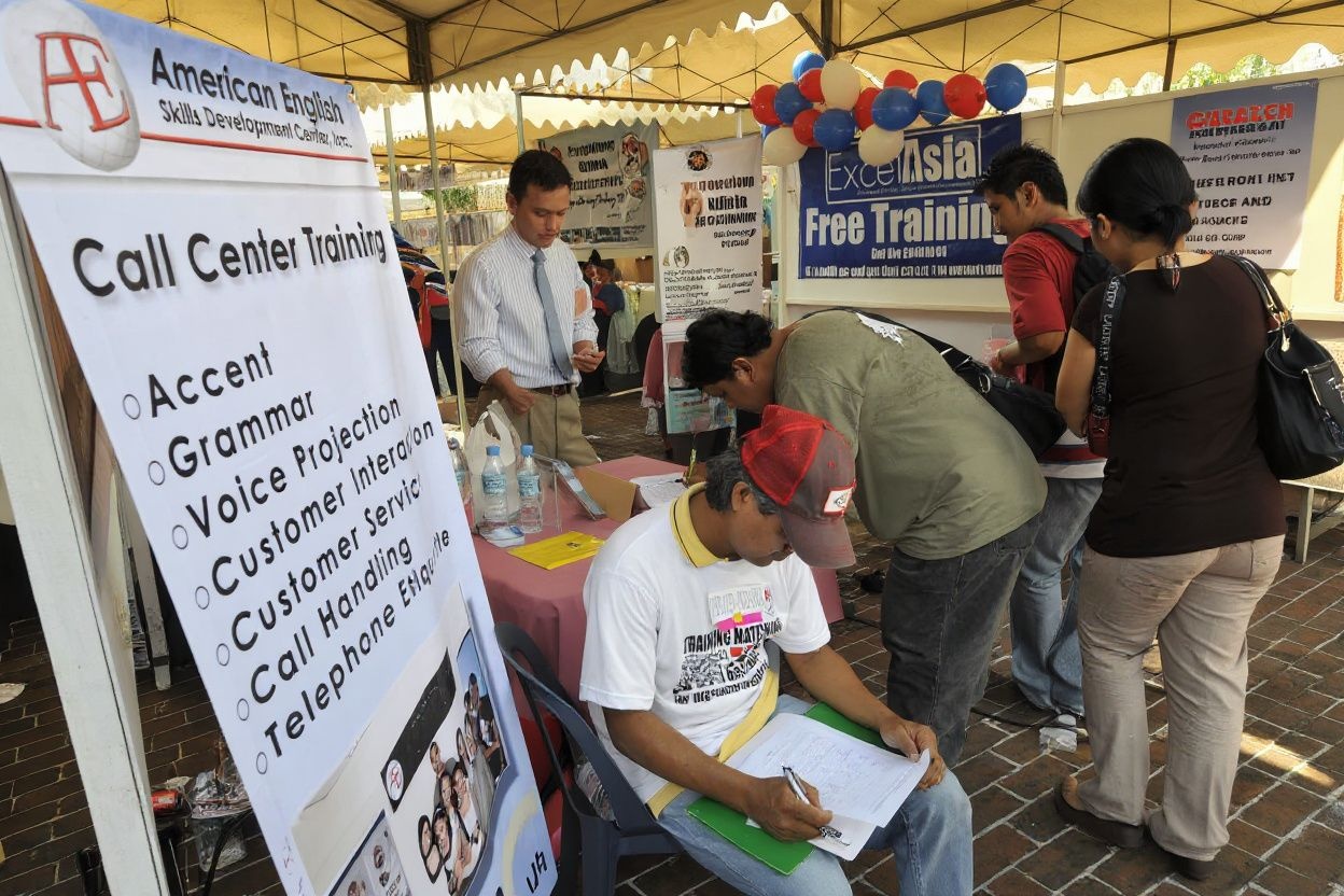 Job seekers applying for English proficiency training. Source: