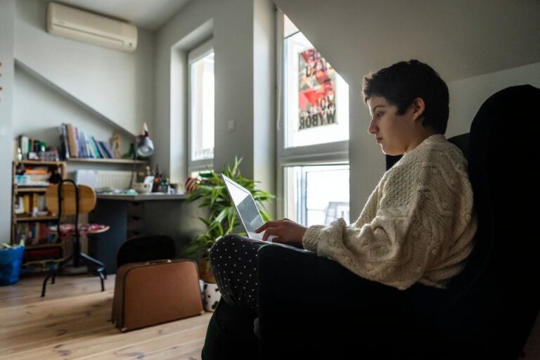 UK unis move to online learning despite gov't calls for face-to-face teaching