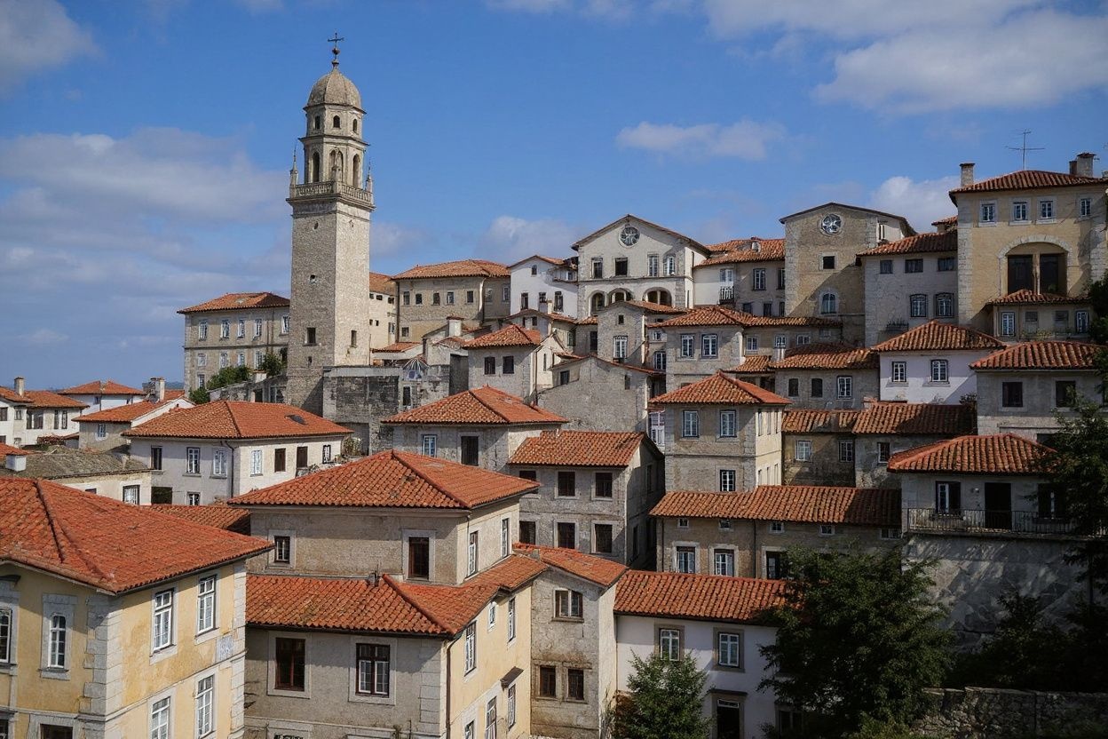 Portugal is the oldest country in Europe, with the same defined borders since 1139., shot on Canon EOS R5, 24-70mm f/2.8 lens, RAW photograph, unedited, candid moment, natural lighting, photojournalistic style | NEGATIVE: AI generated, artificial, computer generated, digital art, 3d render