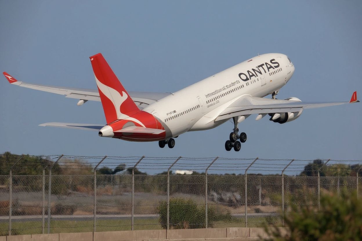 International students returning to Australia will have to be fully vaccinated. Source: Sonny Tumbelaka/