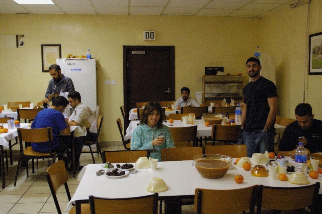 Students who are fasting may negotiate with their university administration to have the campus cafeteria open during Suhoor and Iftar. Source: Thomas Wirth /
