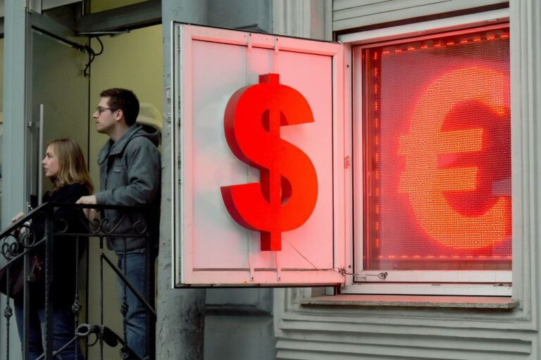 Dollar domination: How a strong US currency burdens int'l students