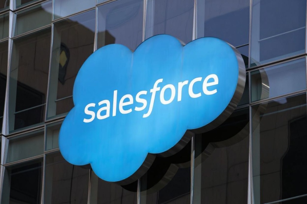 SAN FRANCISCO, CA – DECEMBER 01: The Salesforce logo is seen at its headquarters on December 1, 2020 in San Francisco, California. The cloud-based enterprise software company announced on Tuesday that it will purchase the popular workplace-chat app Slack for .7 billion.   Stephen Lam/Getty Images/ (Photo by Stephen Lam / GETTY IMAGES NORTH AMERICA / )