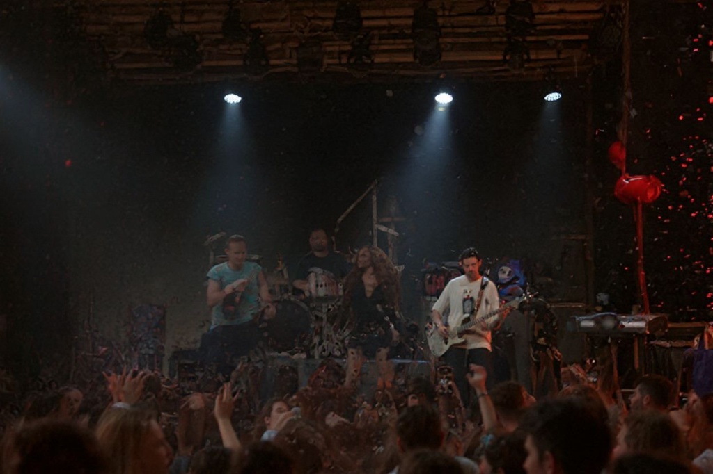 Studying in one of the cheapest music schools means being able to save up and spend on other musical events to expand your horizons. Source: