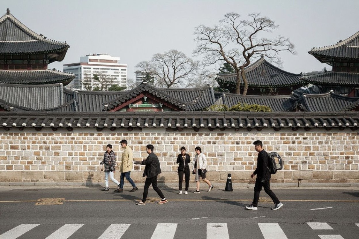 South Korea is more than just K-pop, kimchi, and Samsung — it’s one of the cheapest Asian countries for international students looking to pursue their studies too. Source: