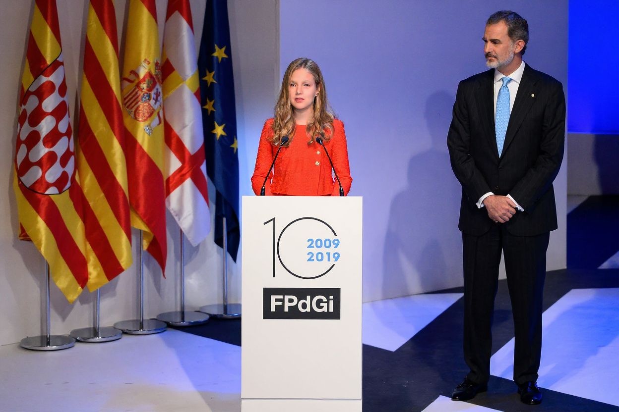The Crown Princess of Spain and her father King Felipe VI take part in the Princess of Girona Foundation Awards. Source: Pau Barrena/