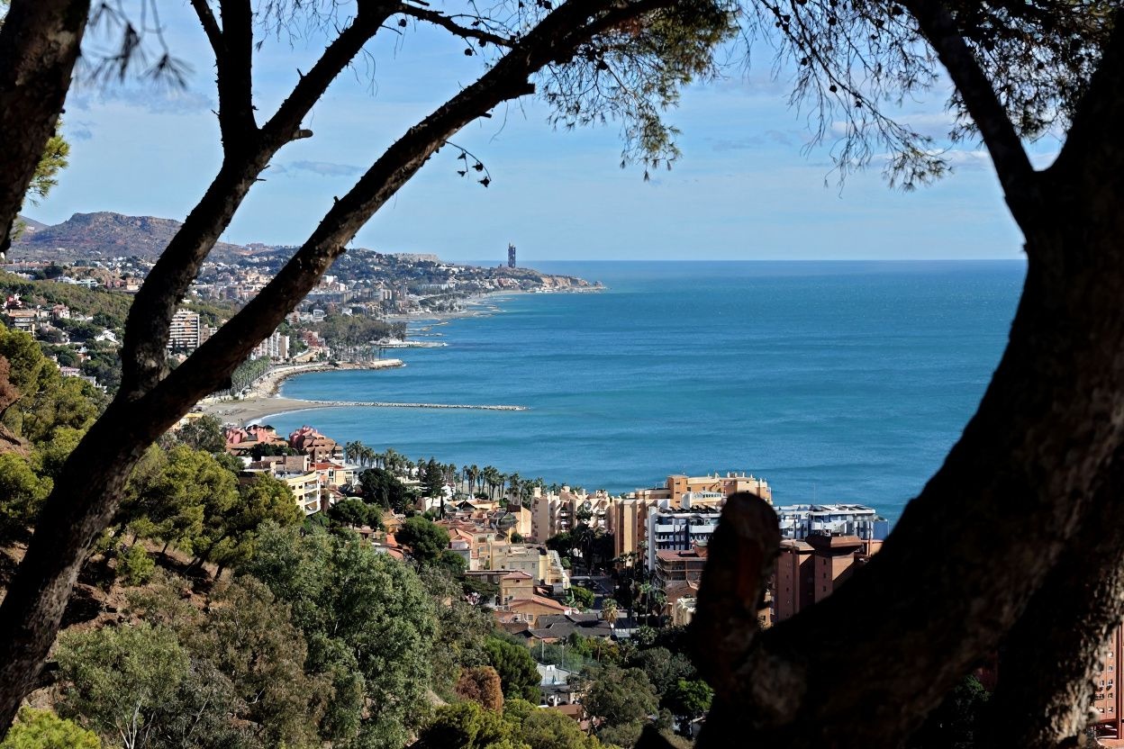 The best part about Spain is that there are no seasons you should avoid when visiting. You can visit the country all year round as Spain is often Sunny with pleasant temperatures. Source: