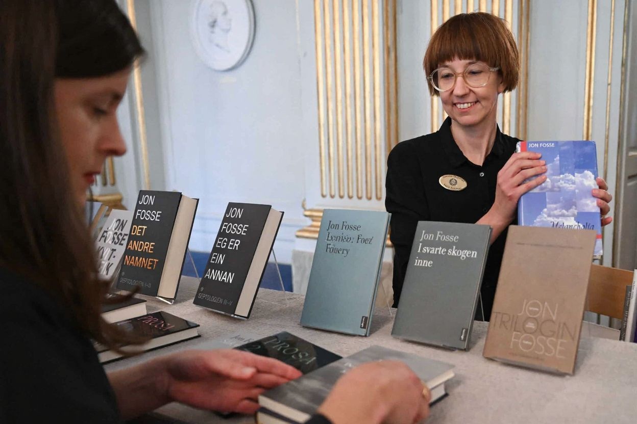 Jon Fosse’s books on display after the announcement of the winners of the 2023 Nobel Prize in literature at Swedish Academy. Source: Jonathan NACKSTRAND / )