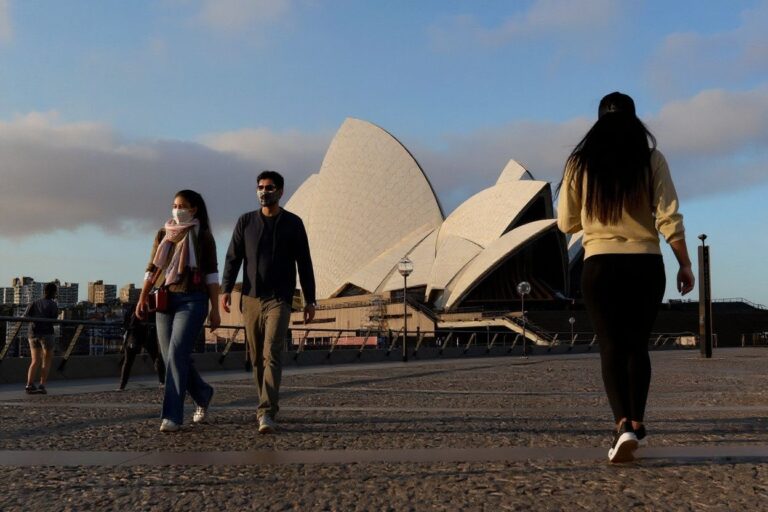 Australia needs to 'think carefully' about what can be improved as int'l students return: researcher