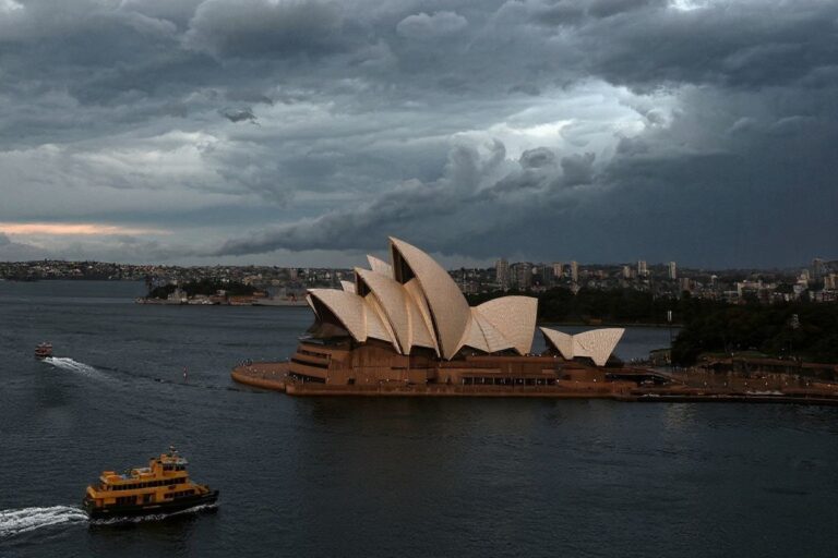 Australian universities offer discounts of up to A$10k for int'l students