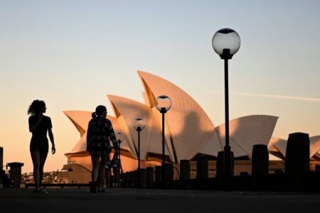 Focus less on reopening Australia's borders and more on better online teaching, expert says