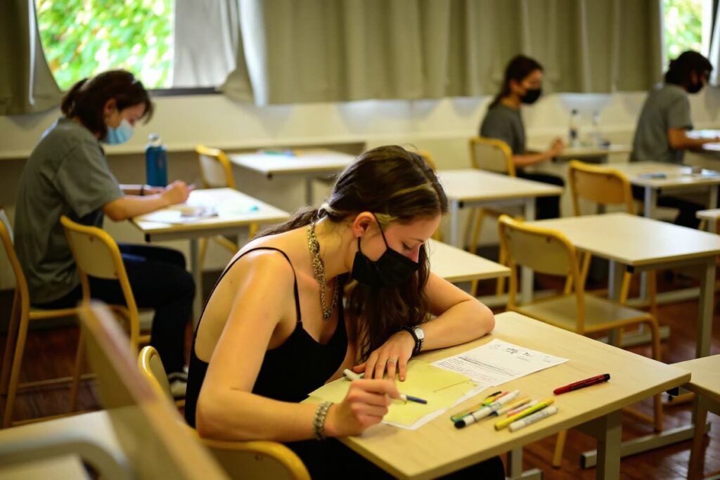 Study maths effectively so you can ace that requirement and get through class without stressing too much about it. Source: Martin Bureau/