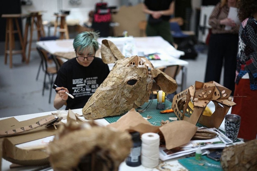 The best college curriculums practice learning by doing, which includes taking on lots of hands-on projects. Source