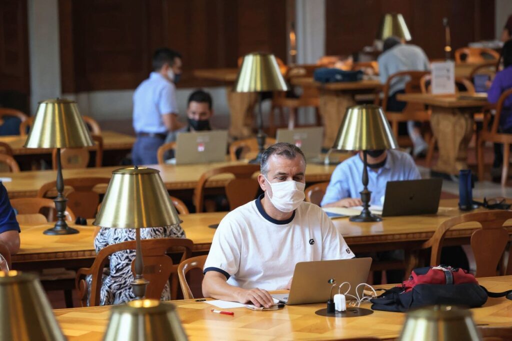 There are easy ways to improve your focus and lessen distractions. Source: Michael M. Santiago/