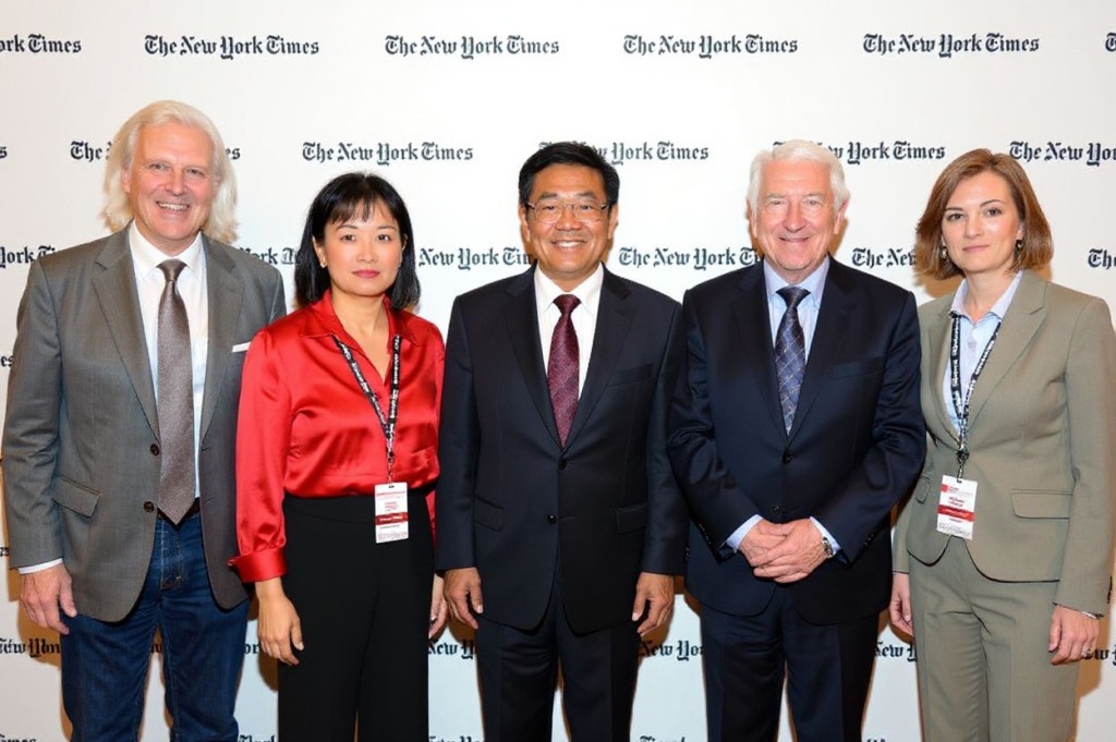 SAN FRANCISCO, CA – MAY 29: (L-R) Rob High, C.T.O., IBM Watson, Dr. Lynda Chin, M.D., Professor and Chair, Department of Genomic Medicine and Scientific Director of the Institute for Applied Cancer Science, The University of Texas MD Anderson Cancer Center, Jho Low, C.E.O., Jynwel Captial Limited and Co-Director Jynwel Charitable Foundation Limited, and Emily Hayes, Dr. Courtney Dinardo, M.D., M.S.C.E., Assistant Professor, The University of Texas M.D. Anderson Cancer Center, attending The New York Times Health For Tomorrow Conference at Mission Bay Conference Center at UCSF on May 29, 2014 in San Francisco, California.   Michael Loccisano/Getty Images for New York Times/ (Photo by Michael loccisano / GETTY IMAGES NORTH AMERICA / Getty Images via )