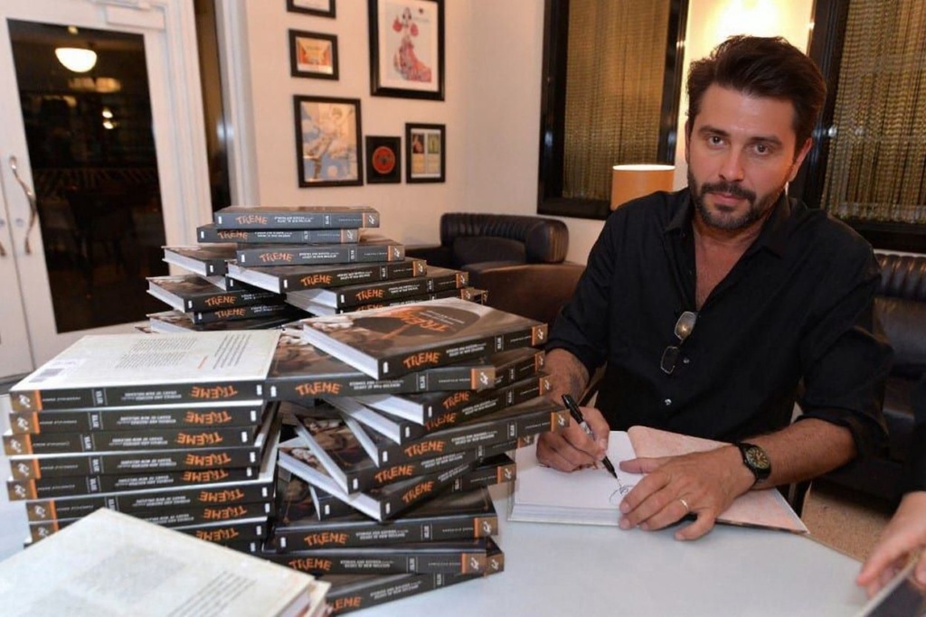 Anthony Bourdain discussed the stressful environment that chefs face behind kitchen doors in his book, Kitchen Confidential. Source:  Dylan Rives/