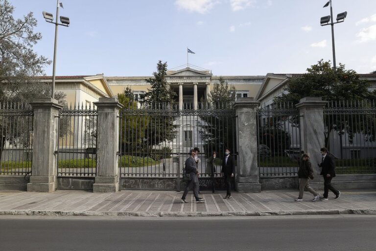 Greek universities push for more English-taught courses to attract int’l students