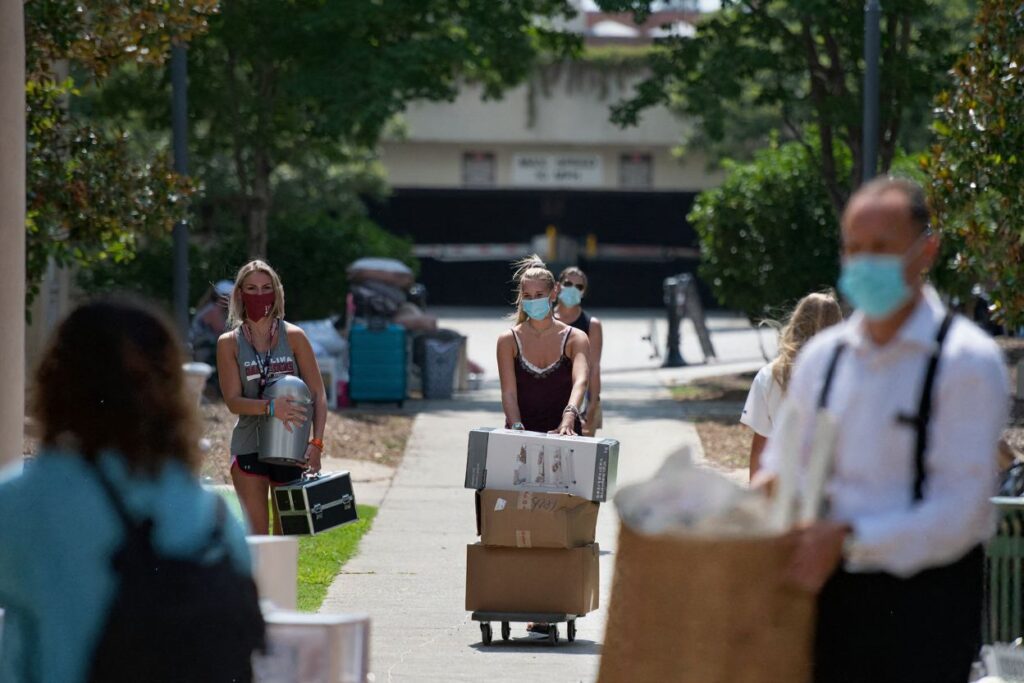 Before moving to the US, international students from India should sort out their accommodation matters. Their housing costs will depend on whether they live on or off campus, surrounding amenities, housing type, city or town as well as state. Source: Mark Makela/