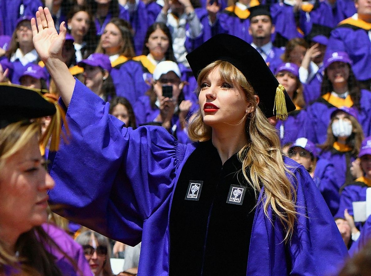 Swift’s commencement speech was filled with equal parts humour and wisdom as she capped her delivery with a hopeful note. Source: Angela Weiss/