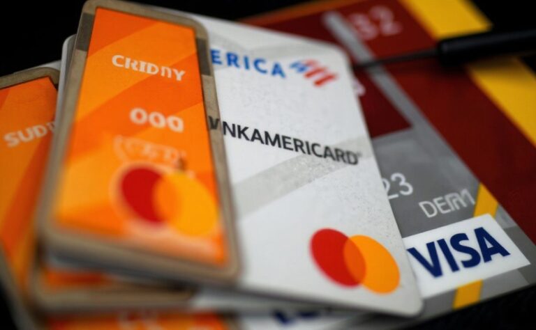 How to build your credit score as an international student