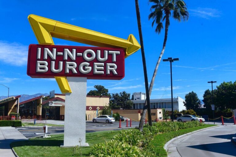 An international student's guide to American social etiquette