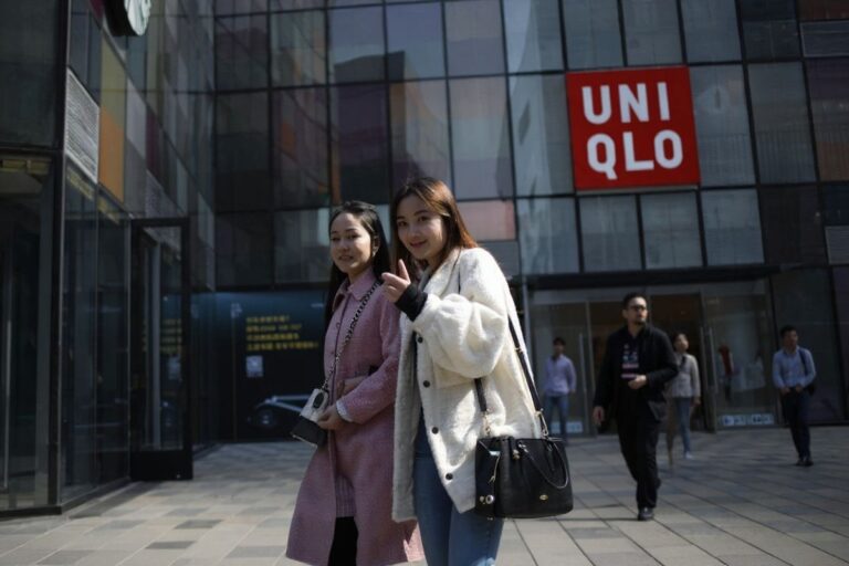 UK unis see uptick in Chinese applicants, plunging EU student numbers