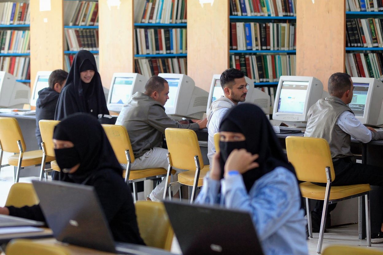 Check with your respective university about laptop schemes for students. Source: Mohammed Huwais/