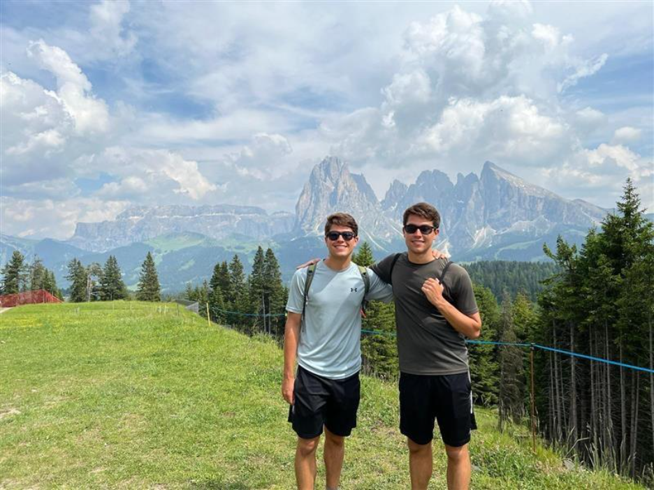 Same major, same career: How these American twin brothers ended up working and living in Spain together